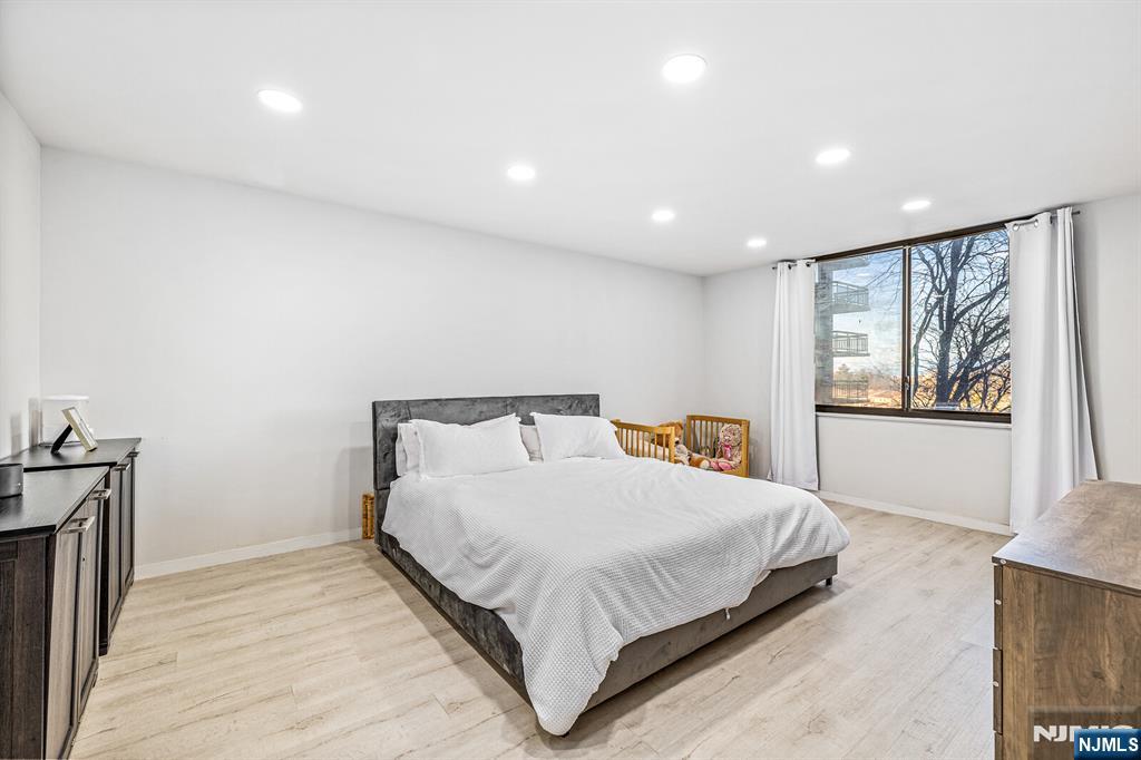 427 Harmon Cove Tower 427