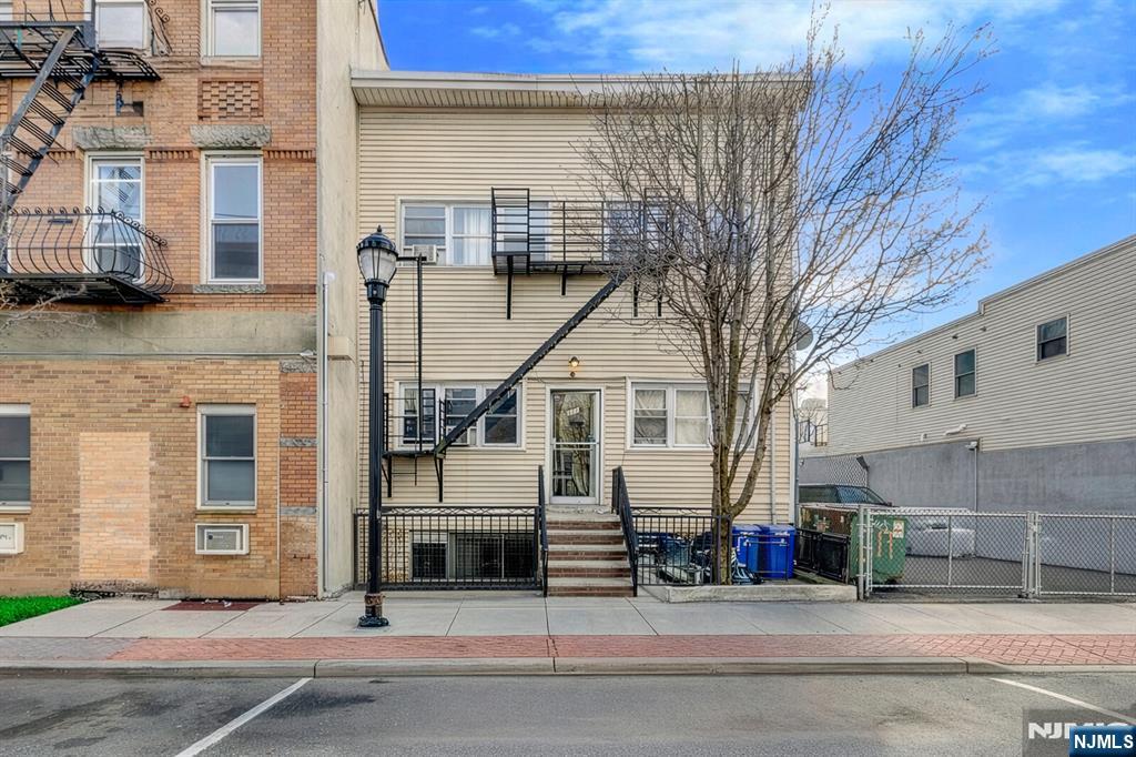 513 11th Street