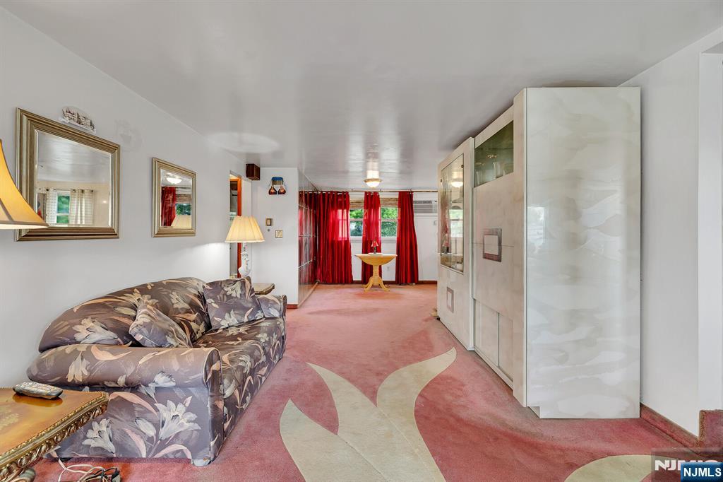 347 Mansfield Avenue