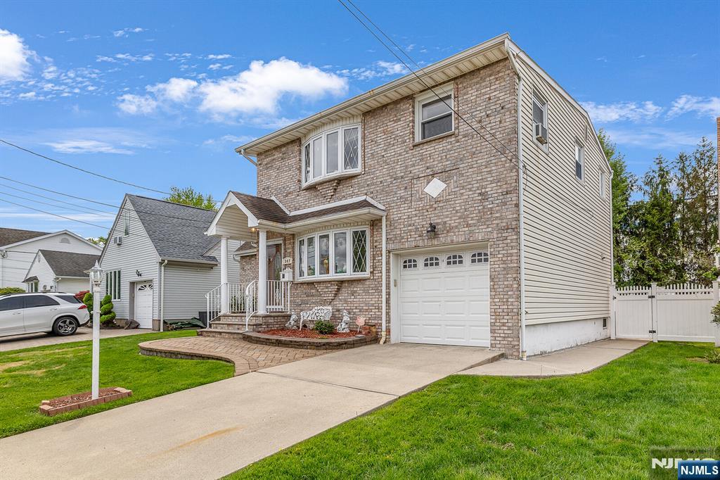 347 Mansfield Avenue