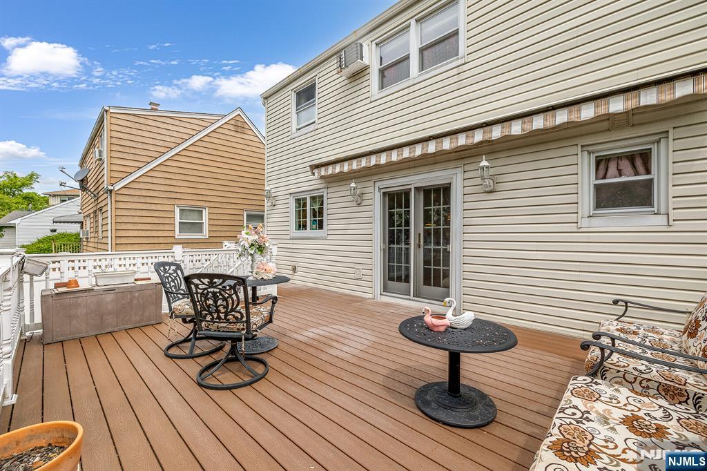 347 Mansfield Avenue