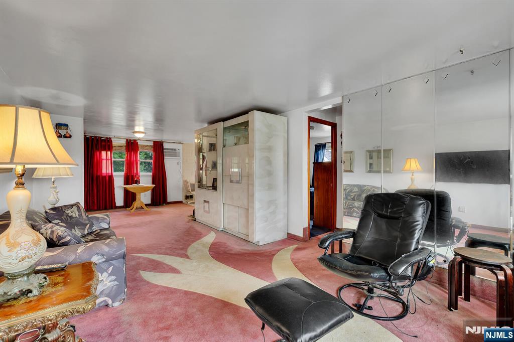 347 Mansfield Avenue
