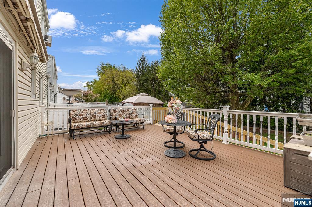 347 Mansfield Avenue