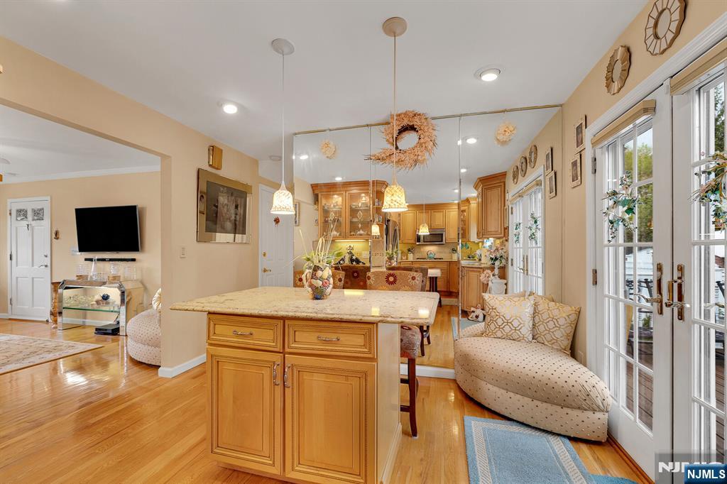 347 Mansfield Avenue