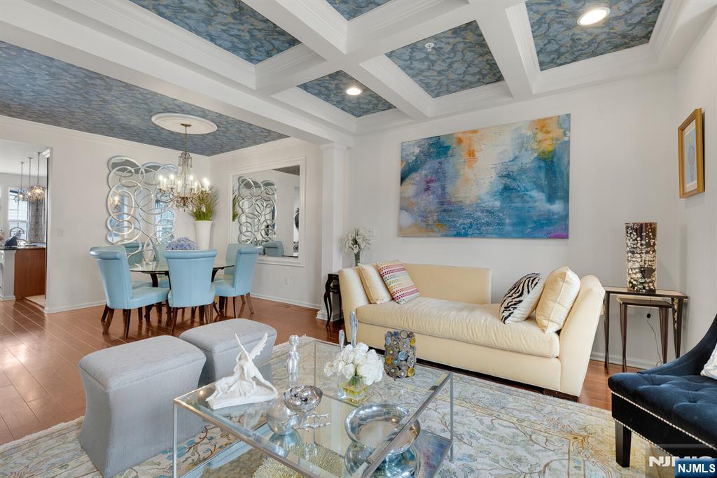 5 Creekside Court