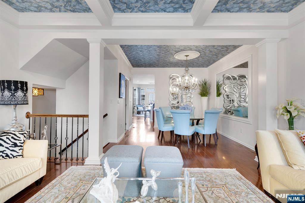 5 Creekside Court
