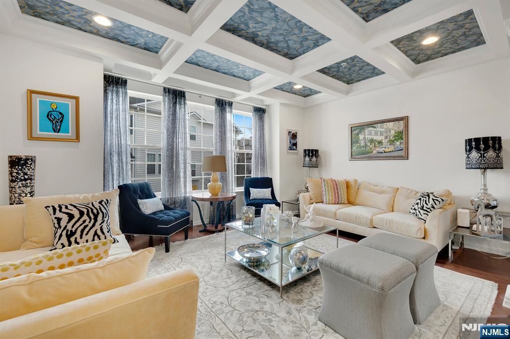 5 Creekside Court