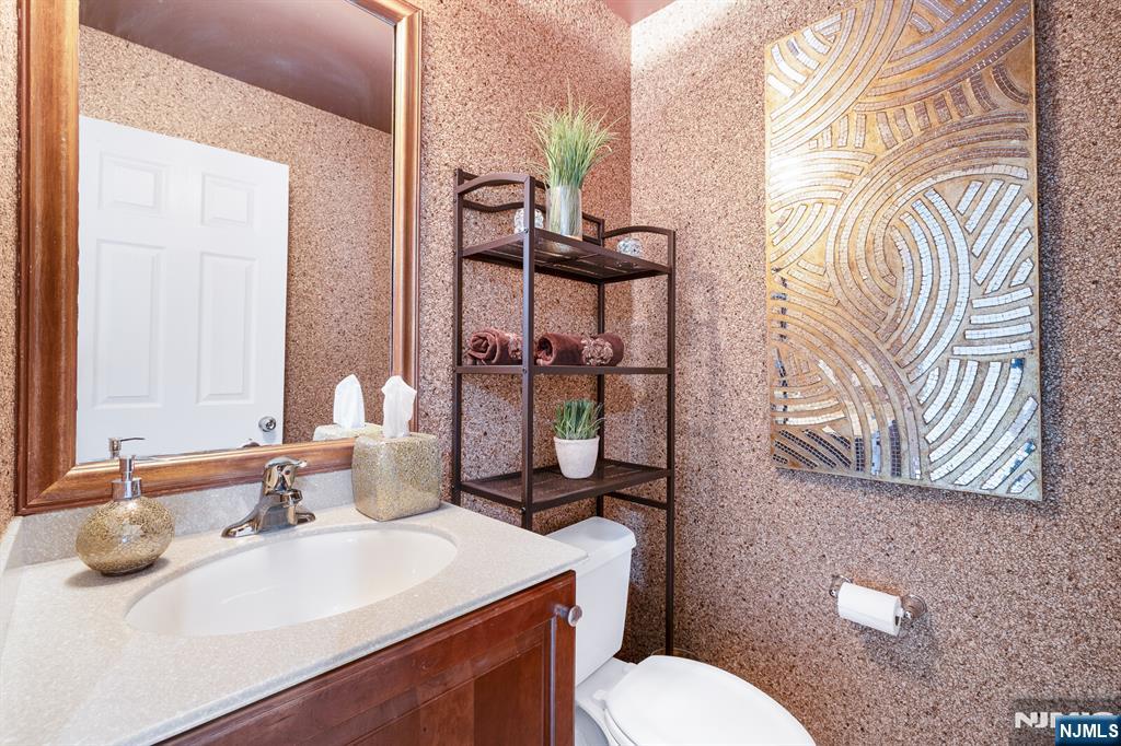 5 Creekside Court