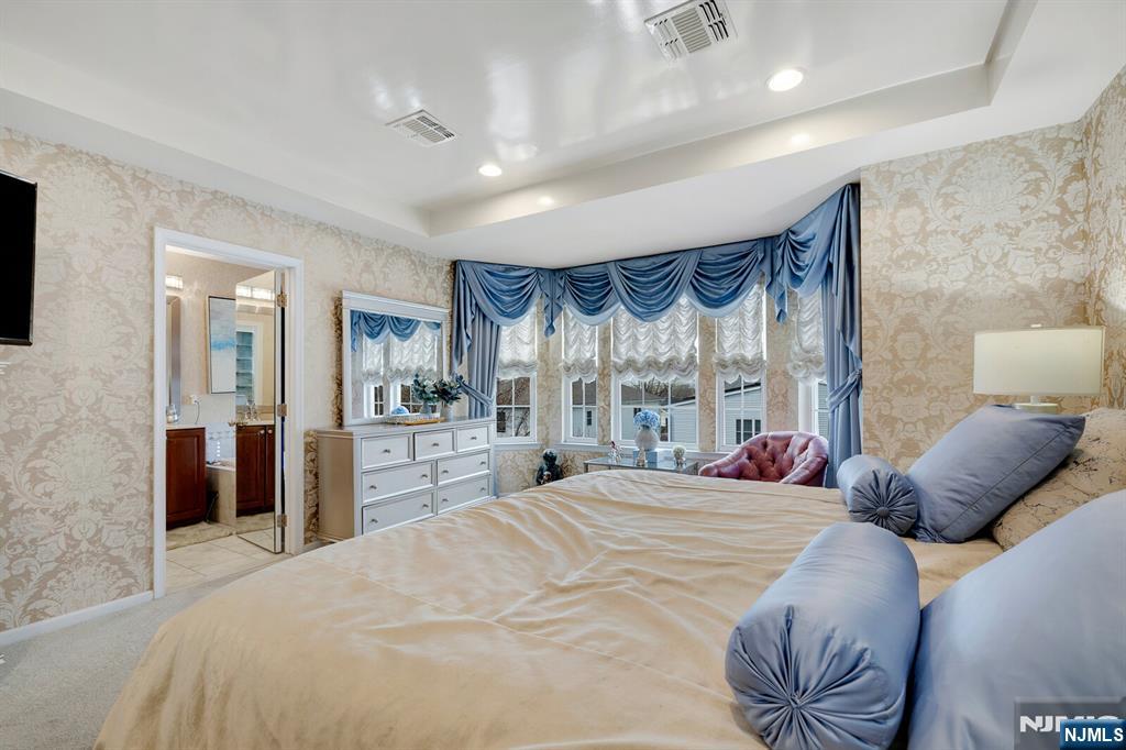 5 Creekside Court