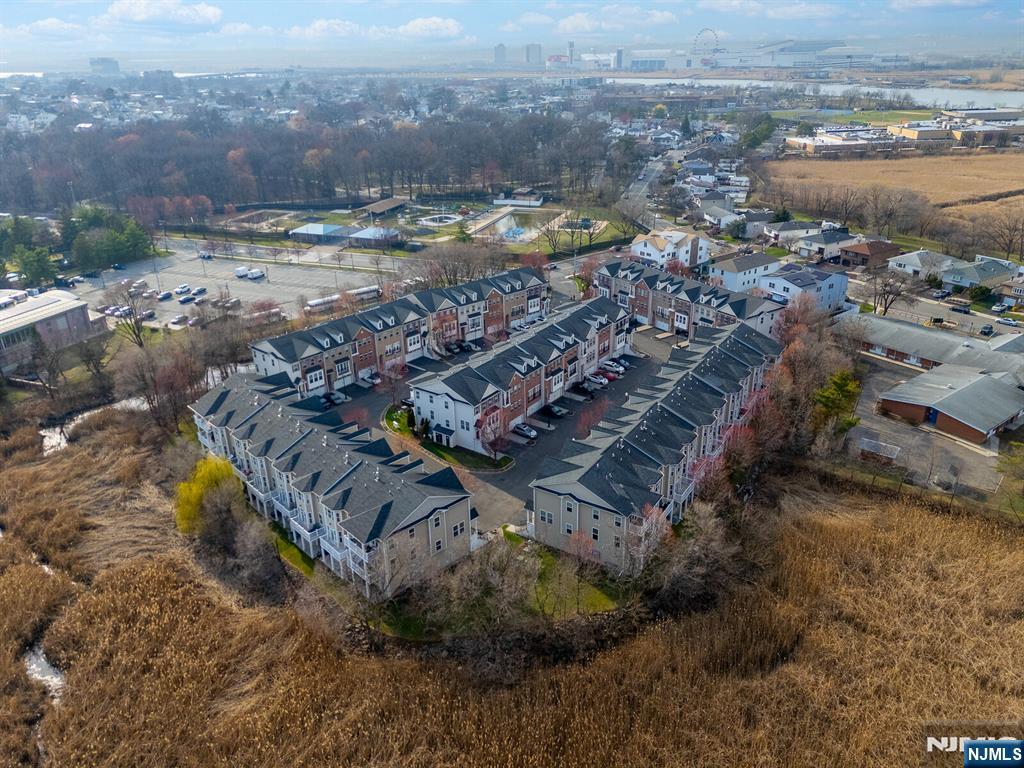 5 Creekside Court