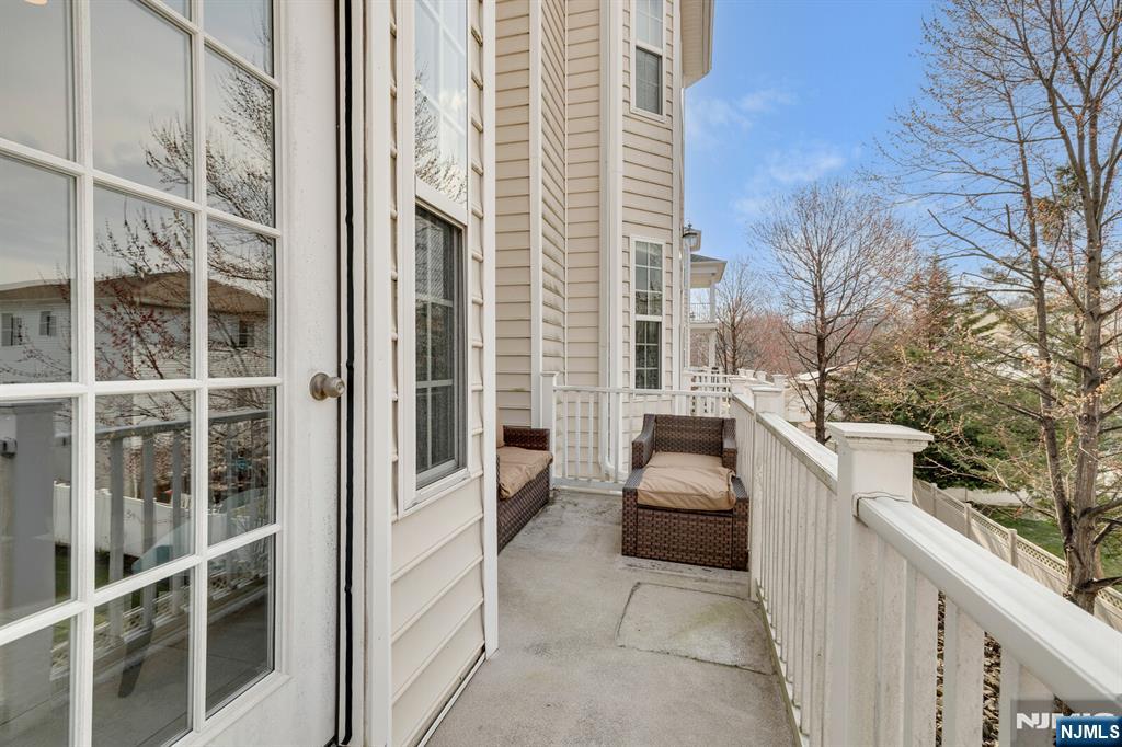 5 Creekside Court