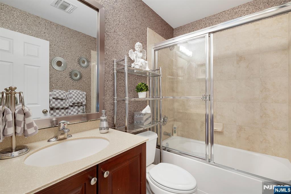 5 Creekside Court