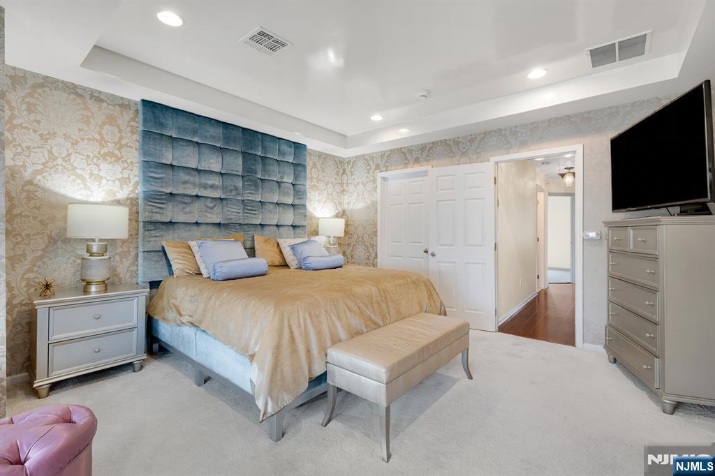 5 Creekside Court