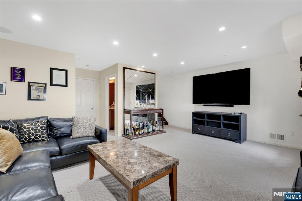 5 Creekside Court
