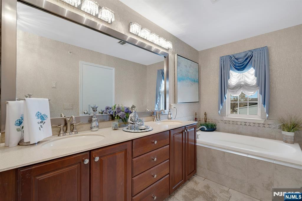 5 Creekside Court