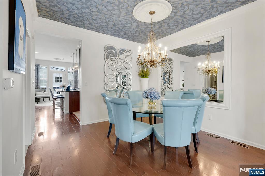5 Creekside Court