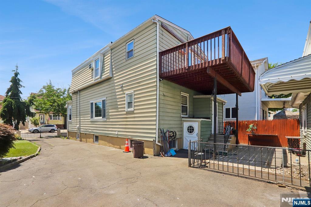 310 Centre Avenue