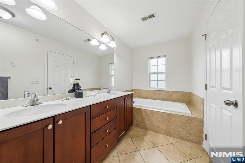 21 Creekside Court