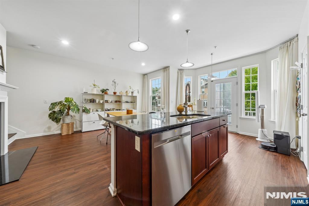 21 Creekside Court