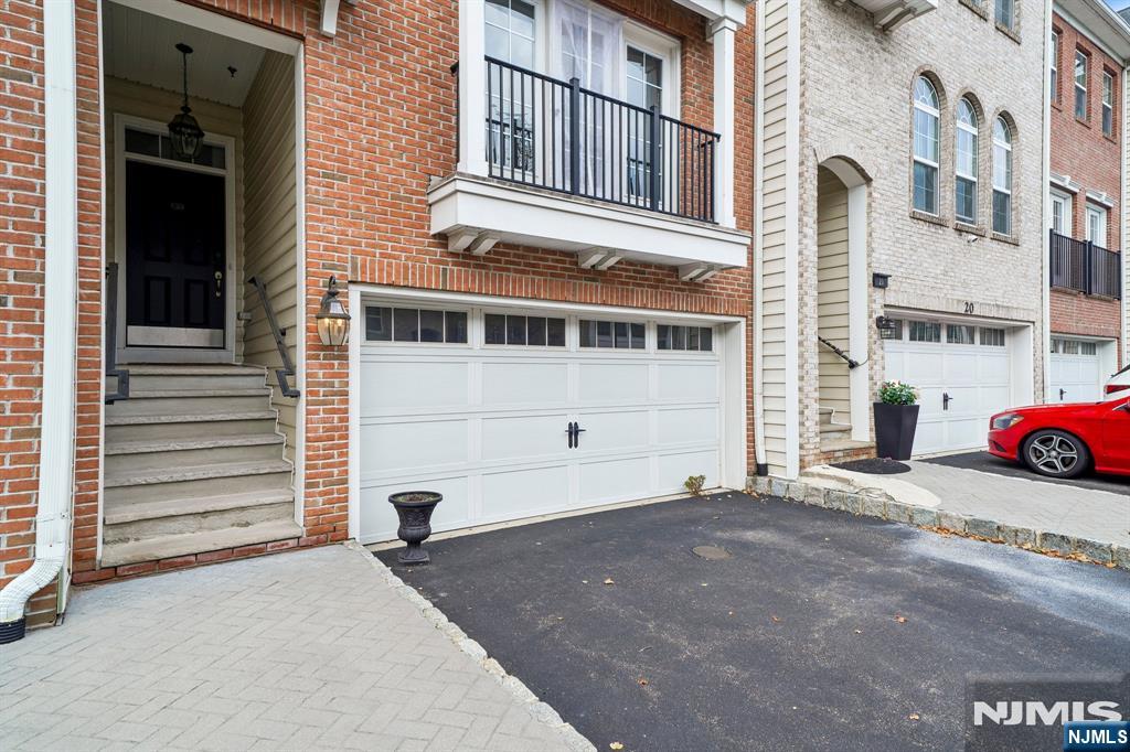 21 Creekside Court