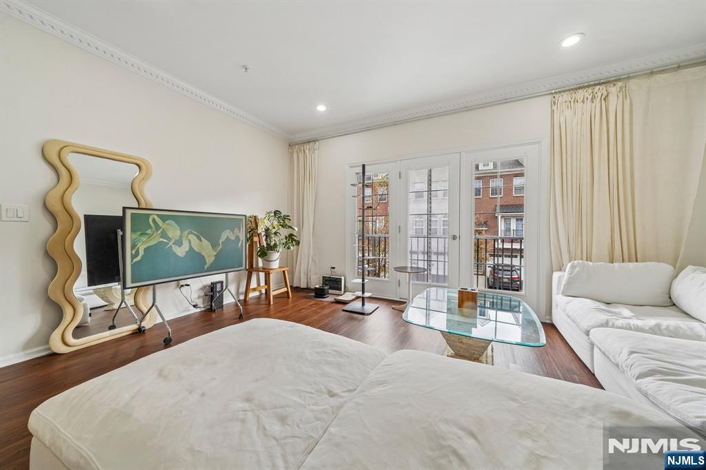 21 Creekside Court