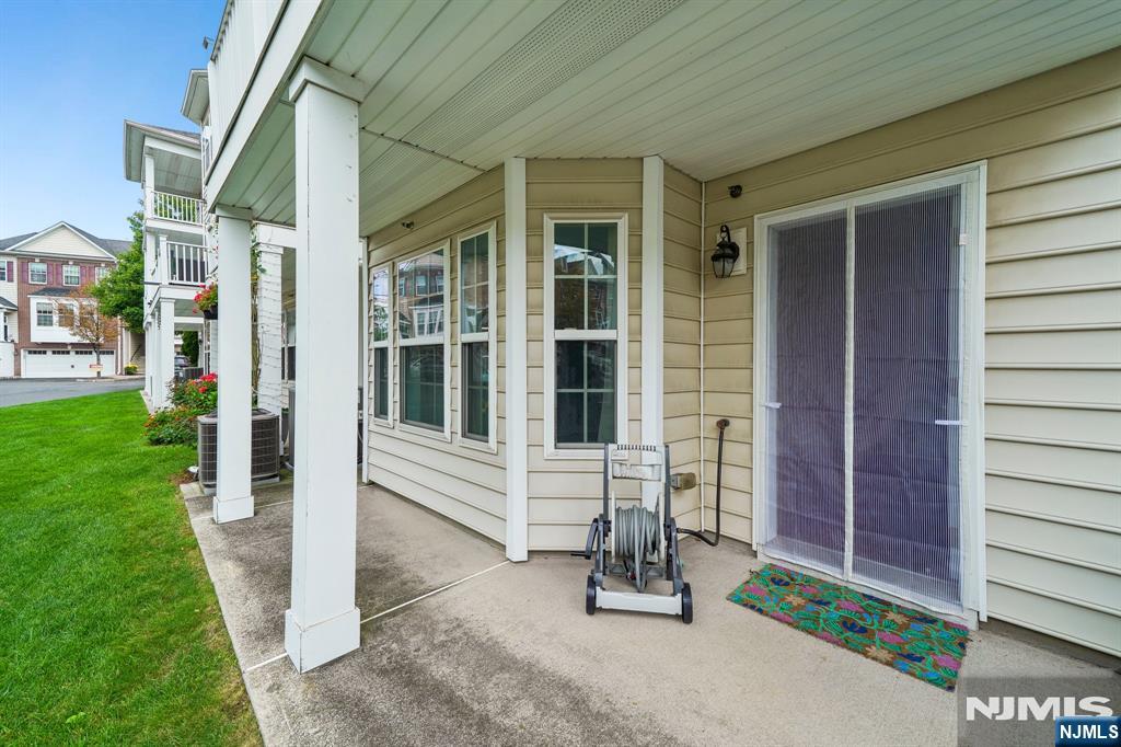 21 Creekside Court