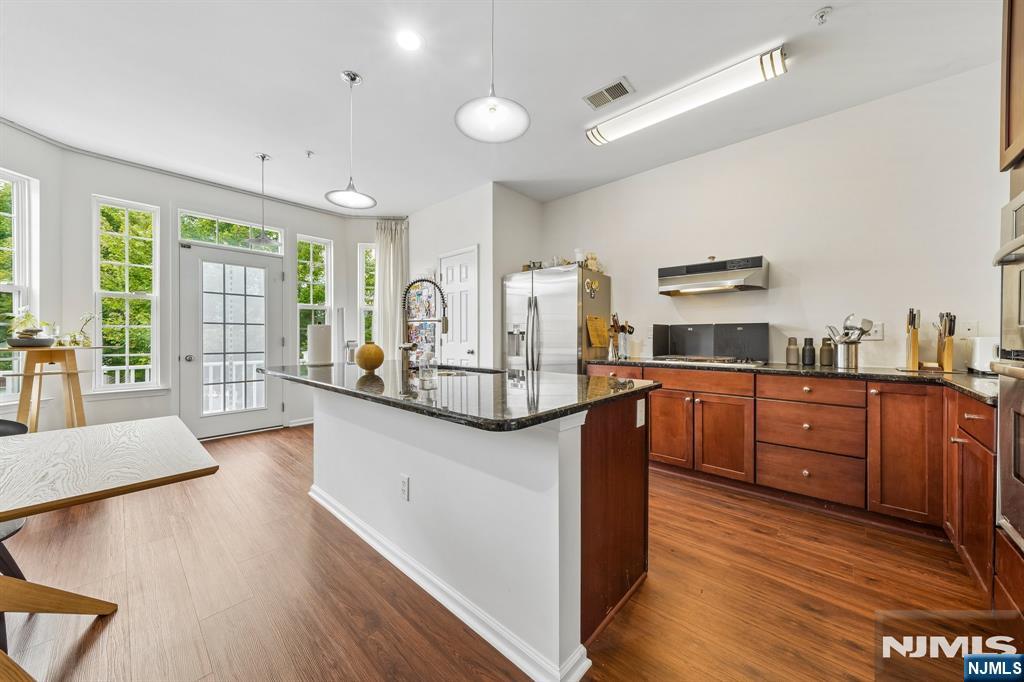 21 Creekside Court