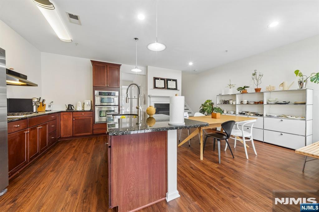 21 Creekside Court