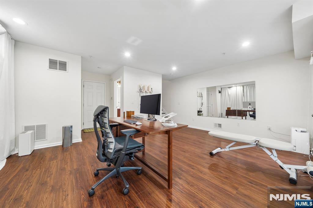 21 Creekside Court