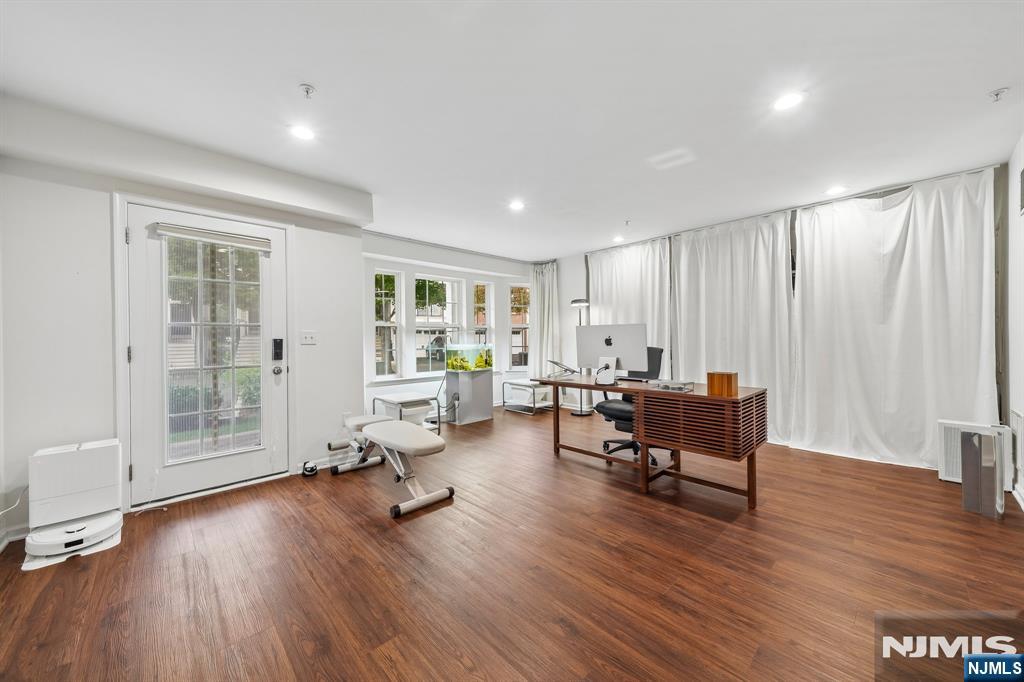 21 Creekside Court