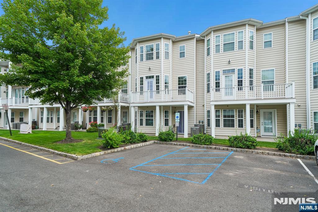 21 Creekside Court