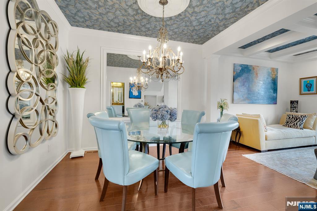 5 Creekside Court