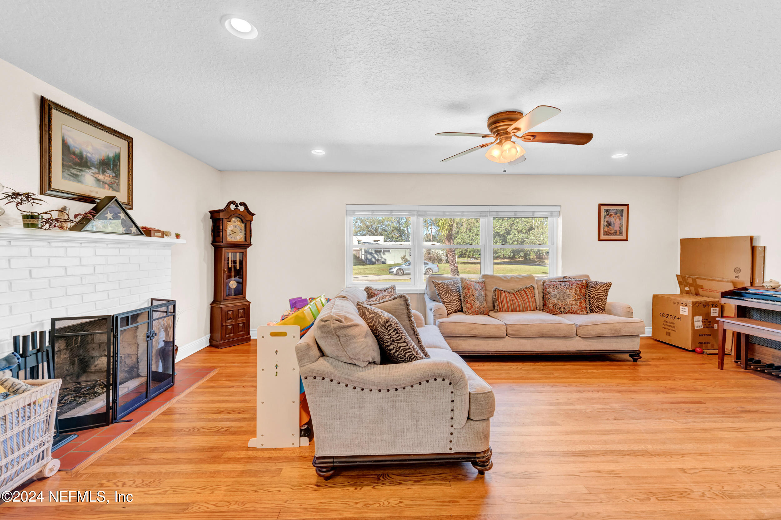 7305 POINCIANA Avenue