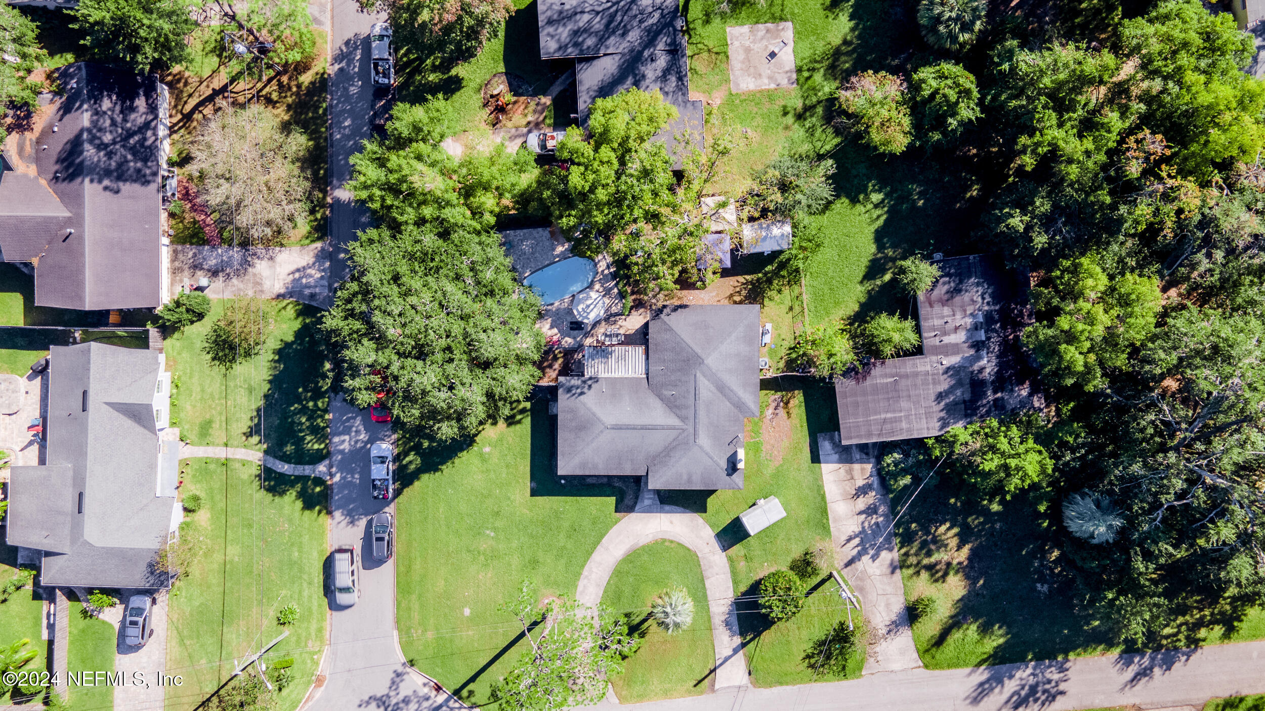 7305 POINCIANA Avenue