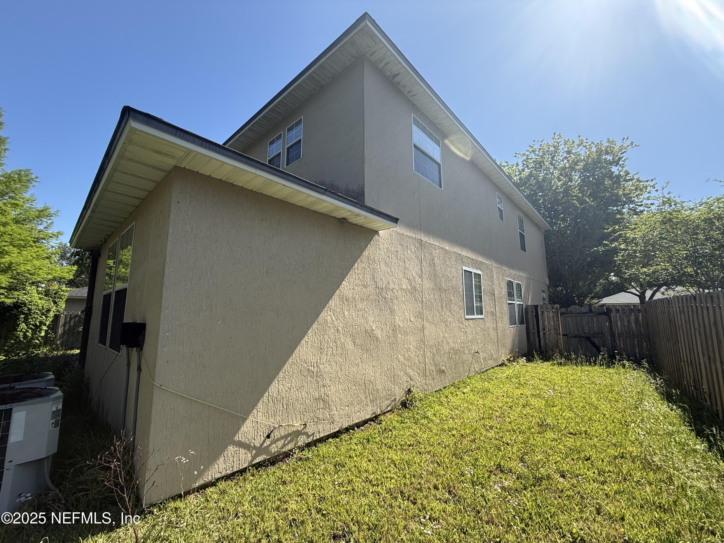 952 COLLINSWOOD Drive