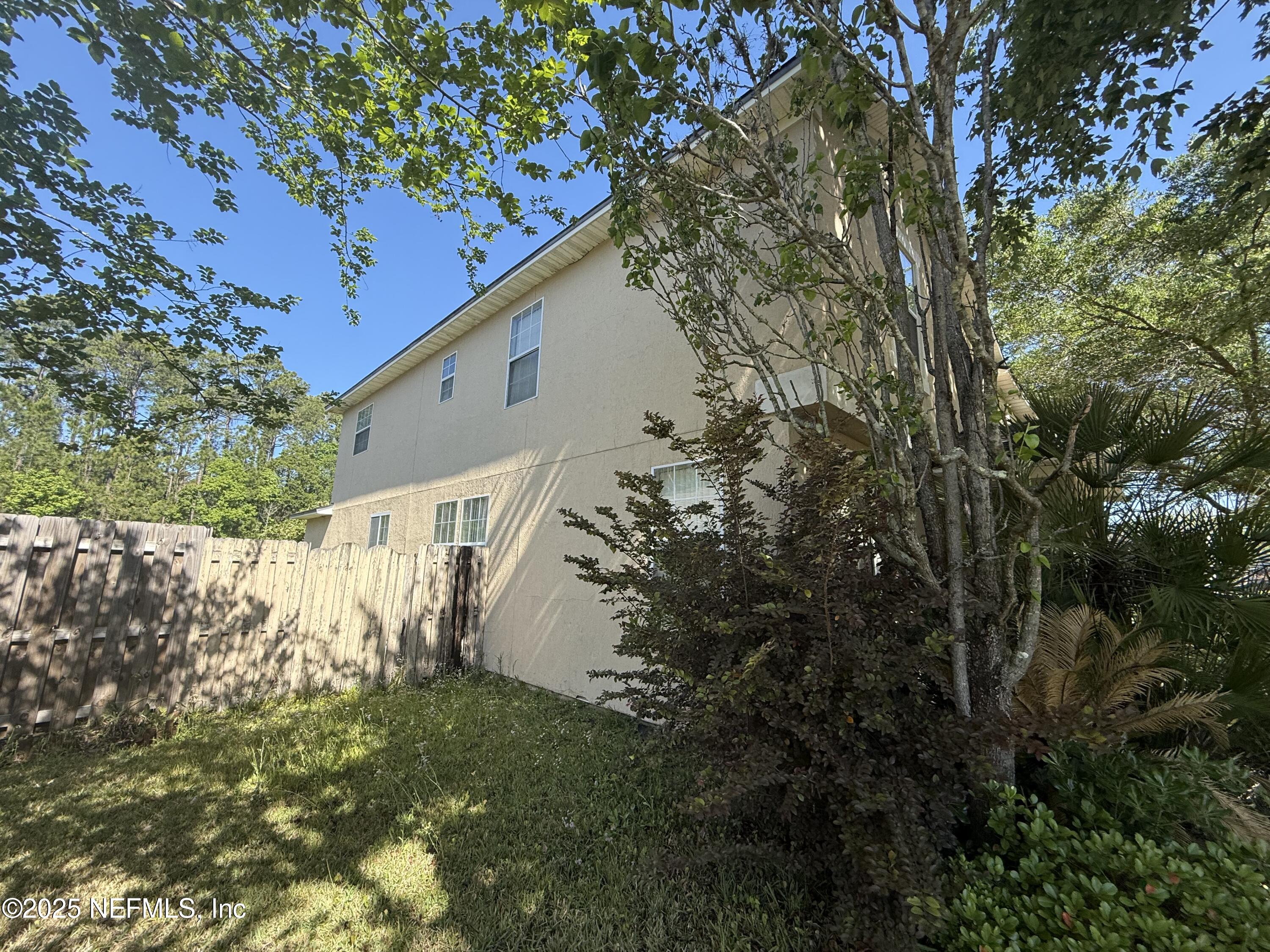 952 COLLINSWOOD Drive