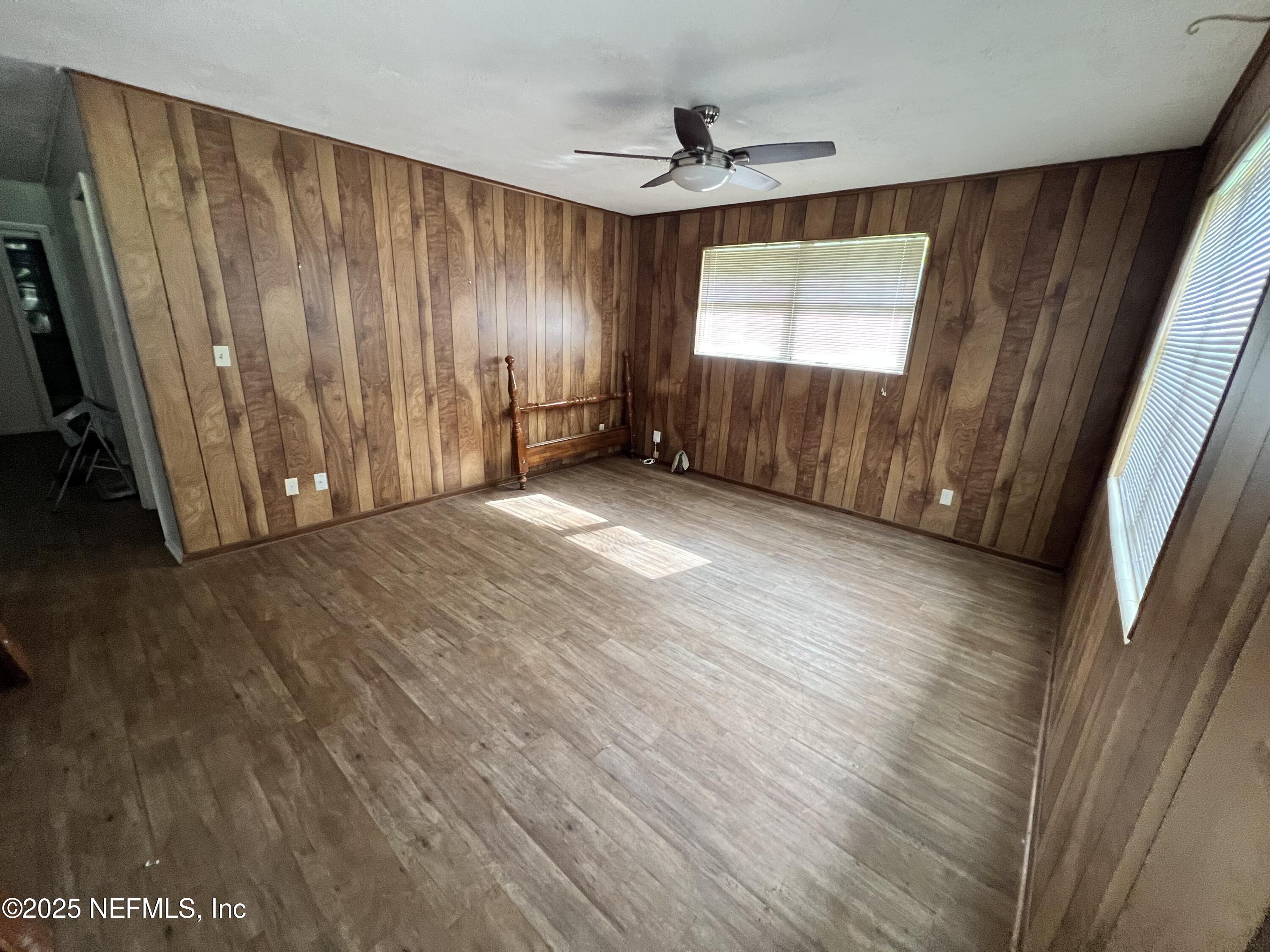 6805 TOM THUMB Drive