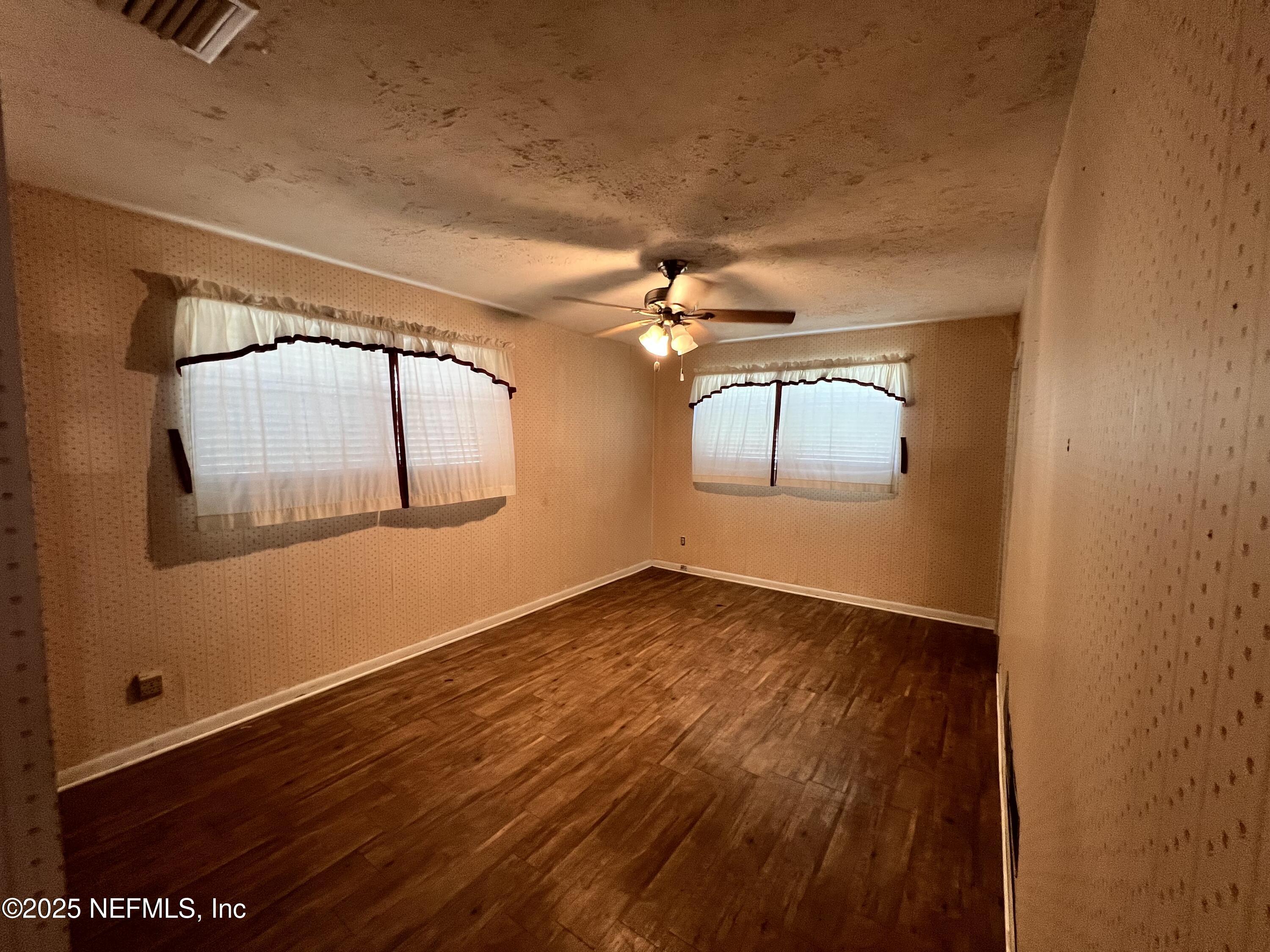 6805 TOM THUMB Drive