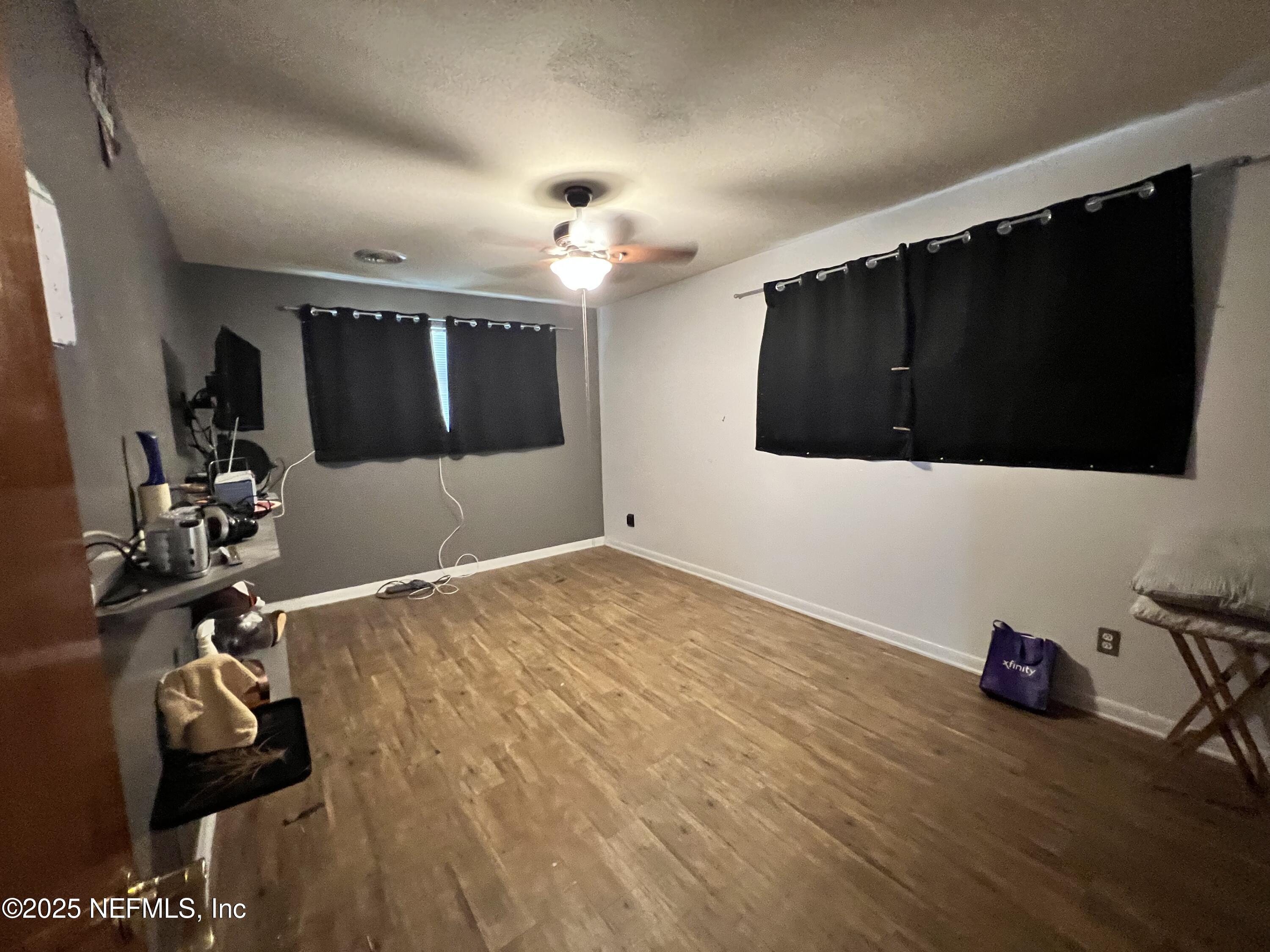 6805 TOM THUMB Drive