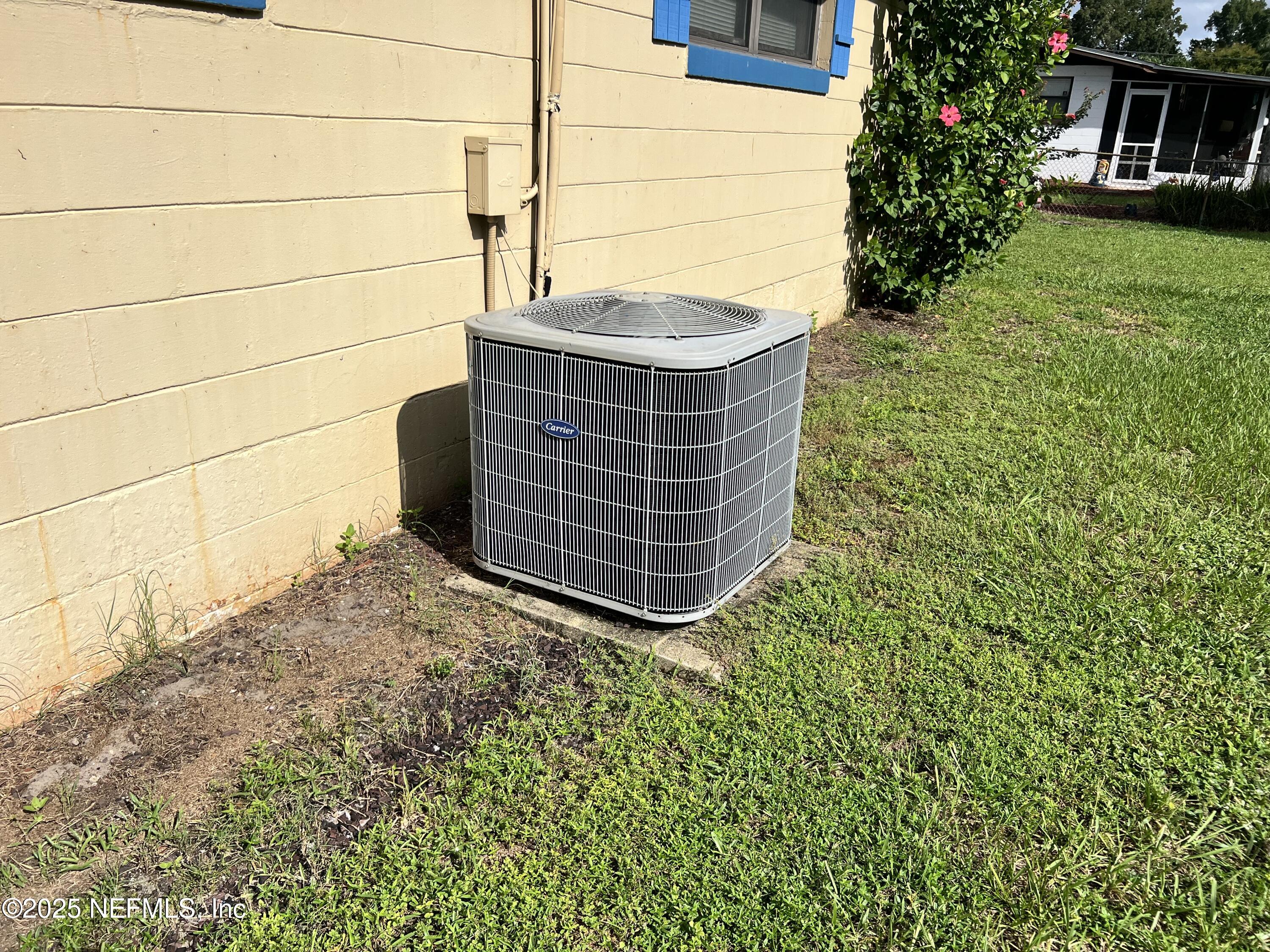 6805 TOM THUMB Drive