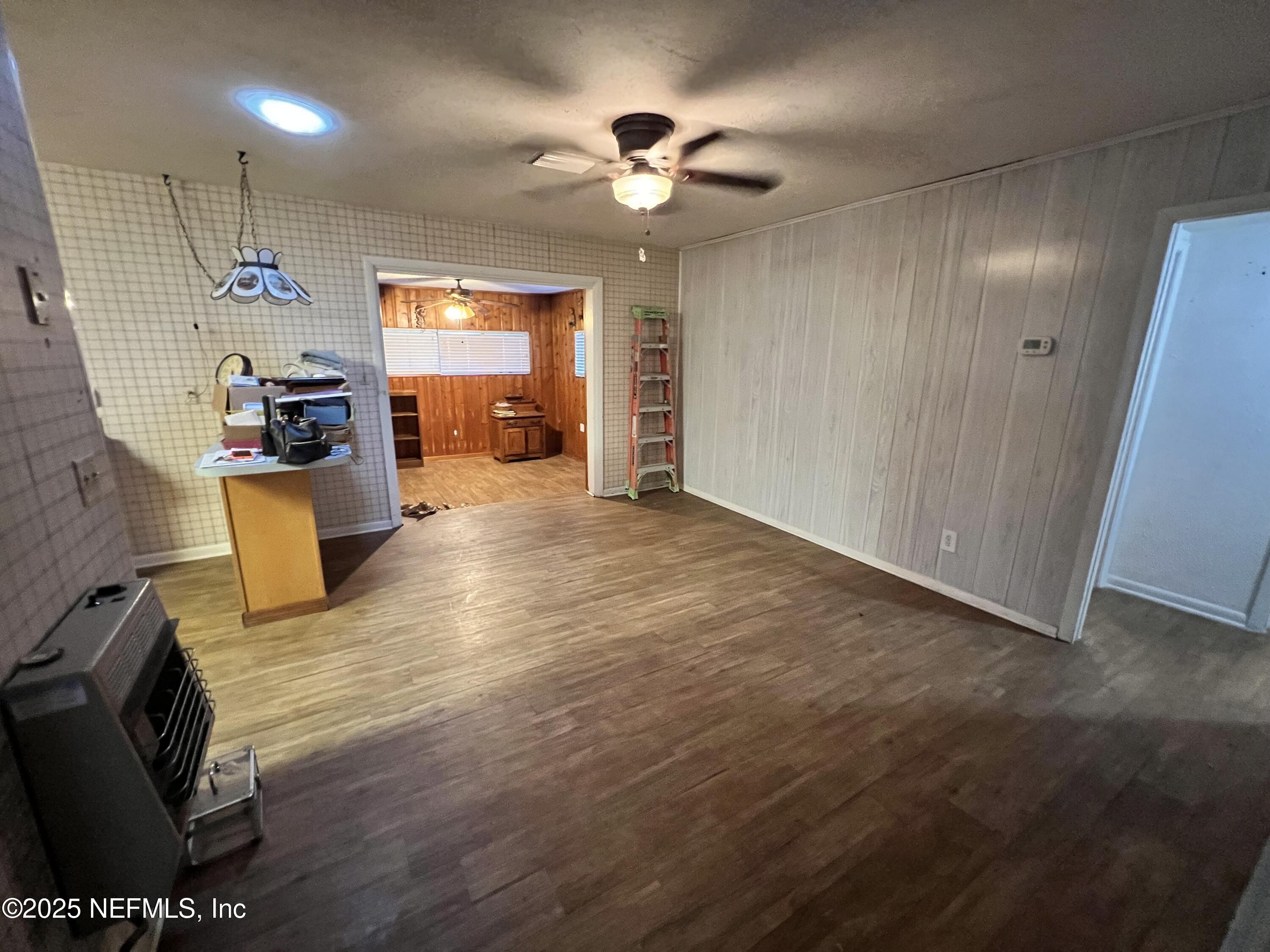 6805 TOM THUMB Drive