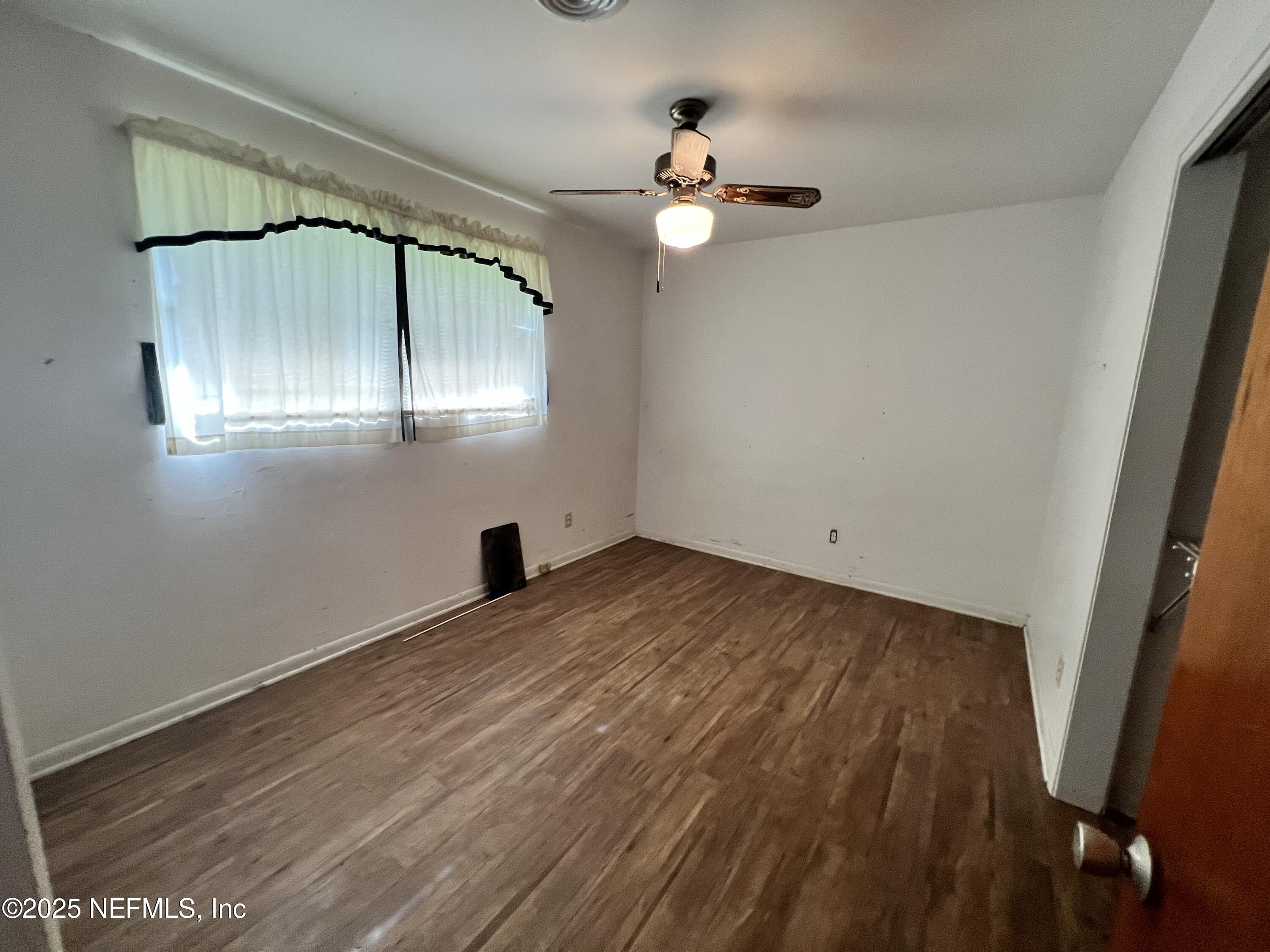 6805 TOM THUMB Drive