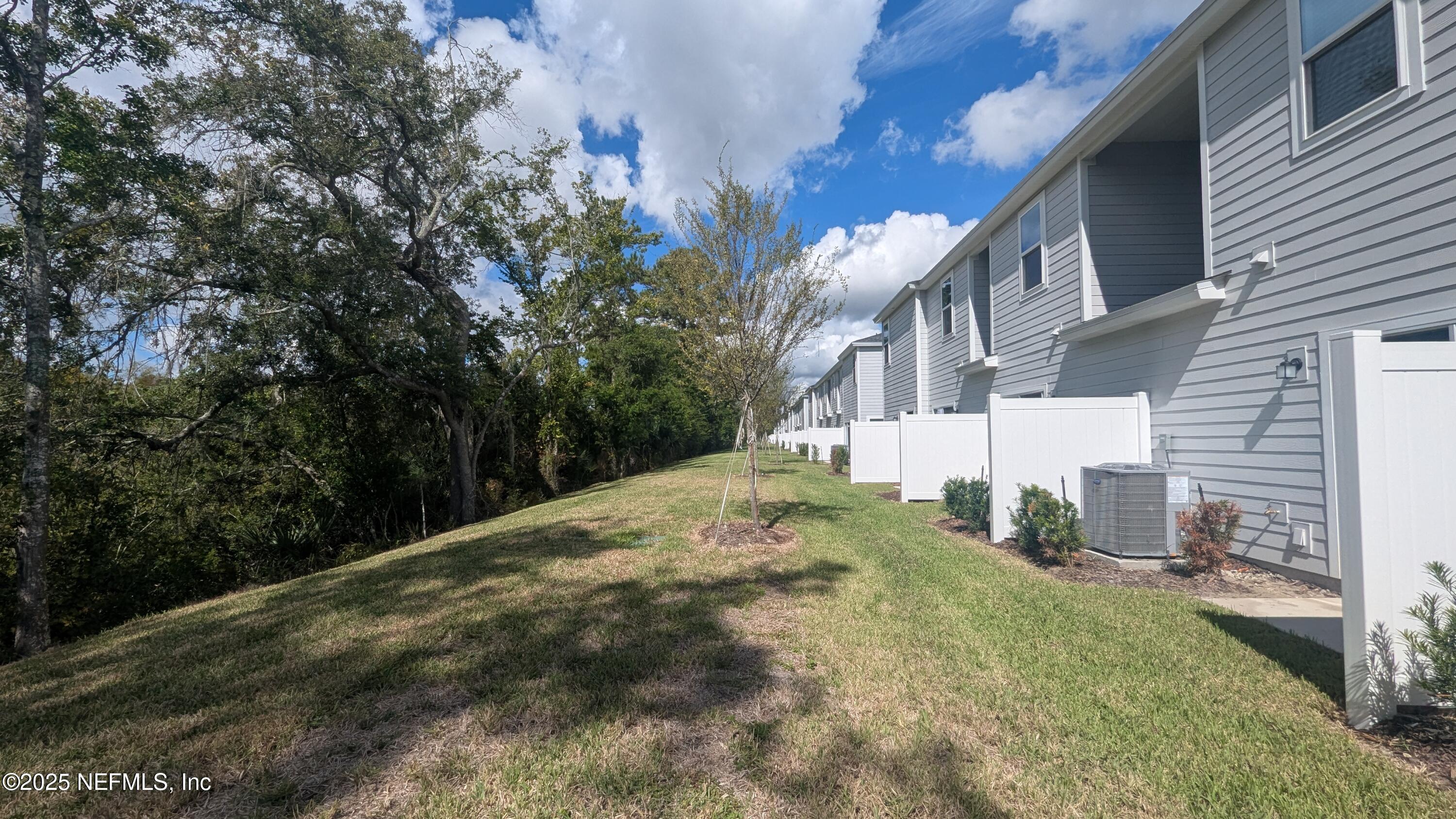 577 HOLLY LAKES Drive