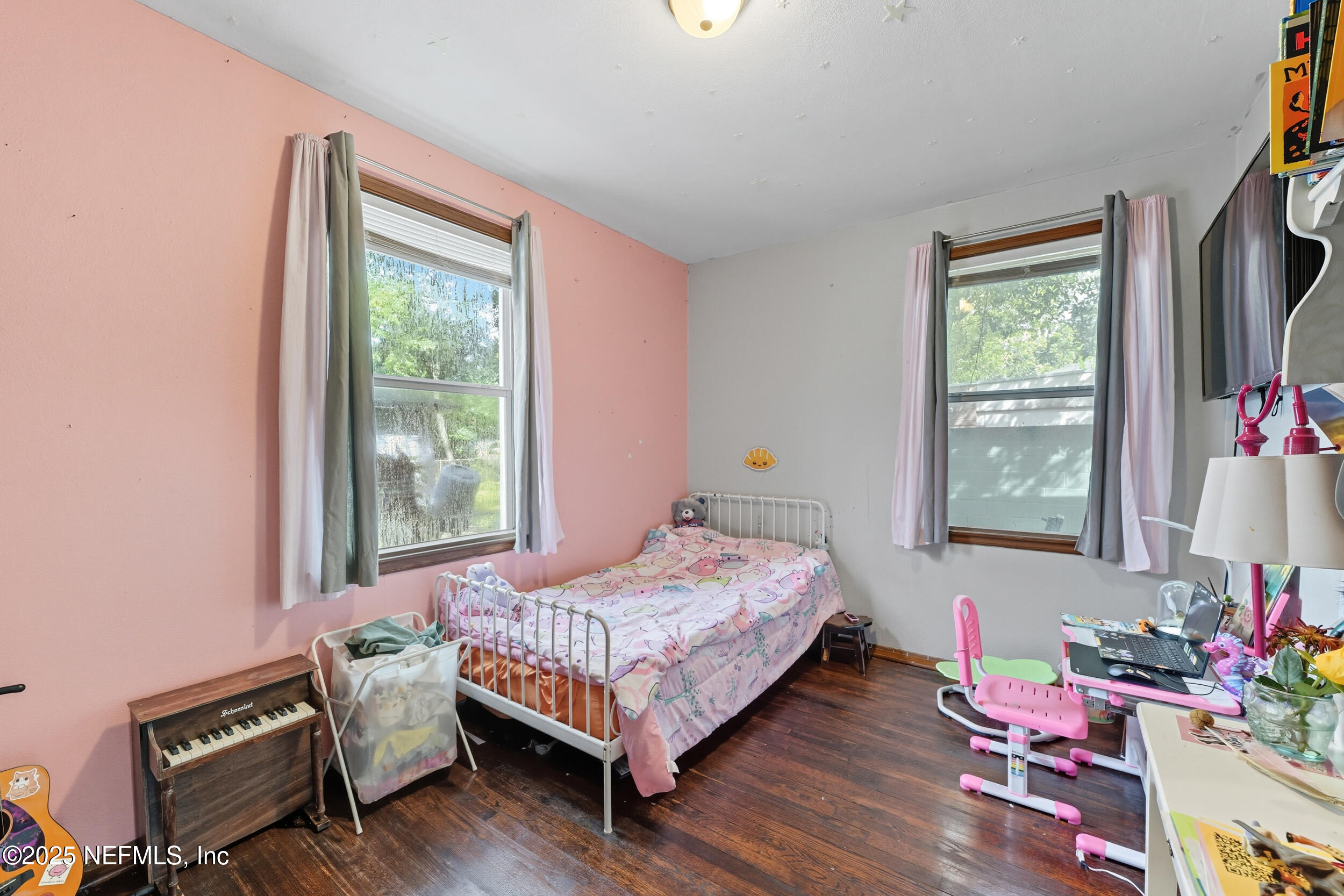 3329 DELLWOOD Avenue