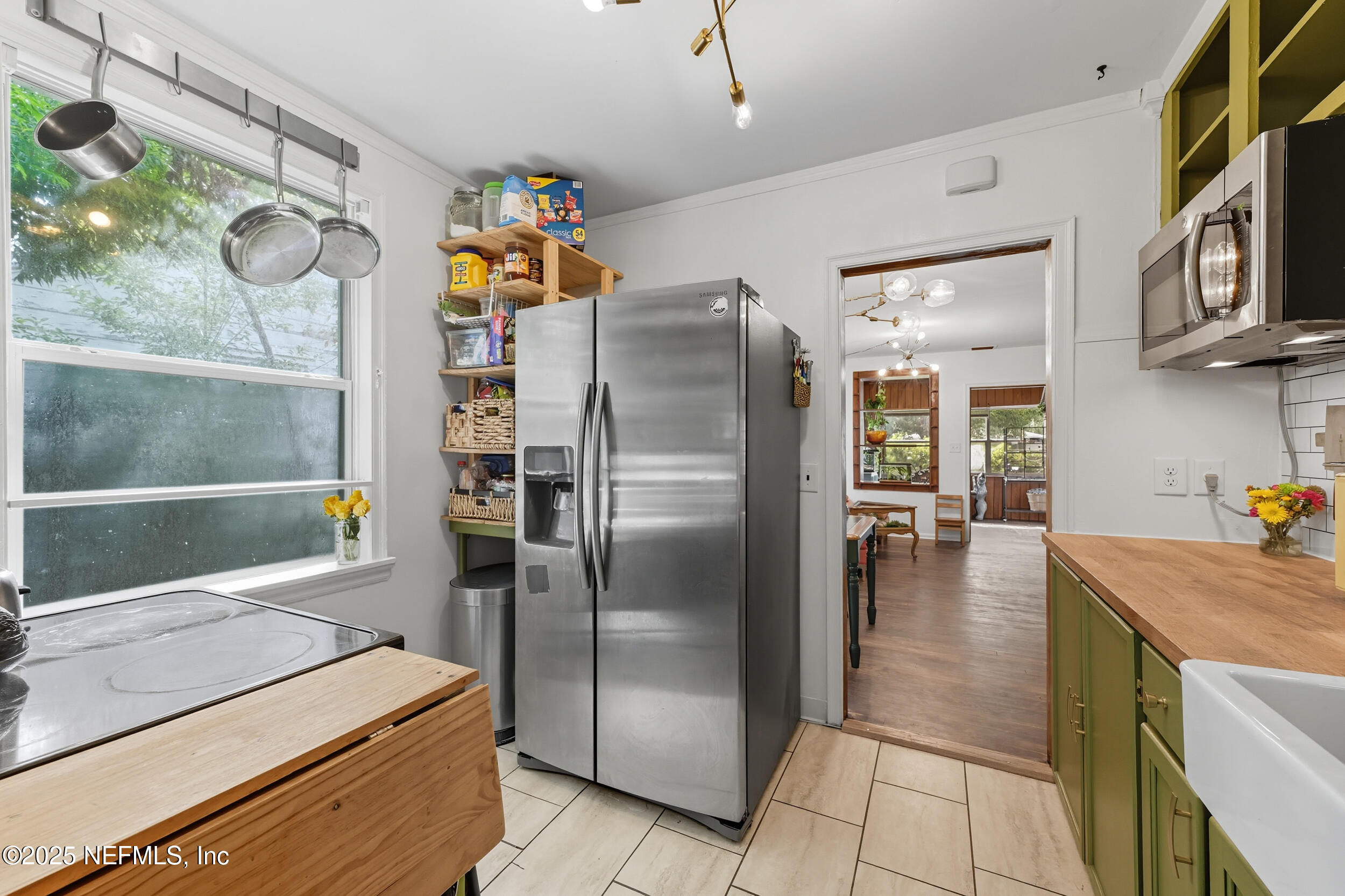 3329 DELLWOOD Avenue