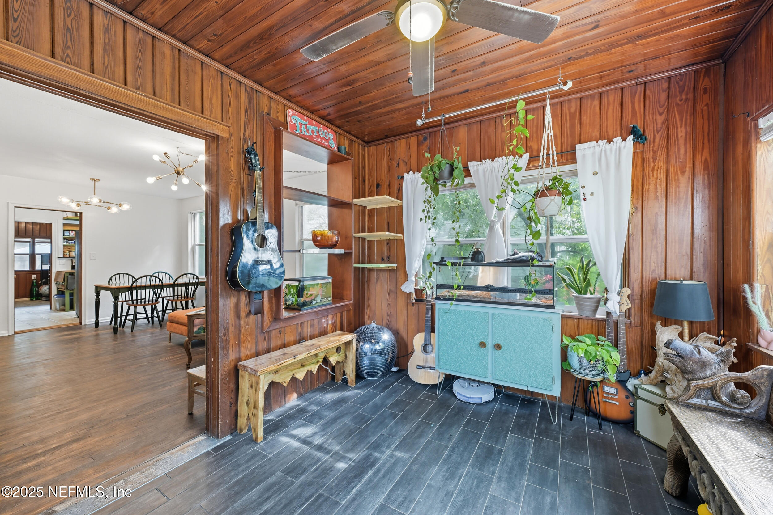 3329 DELLWOOD Avenue