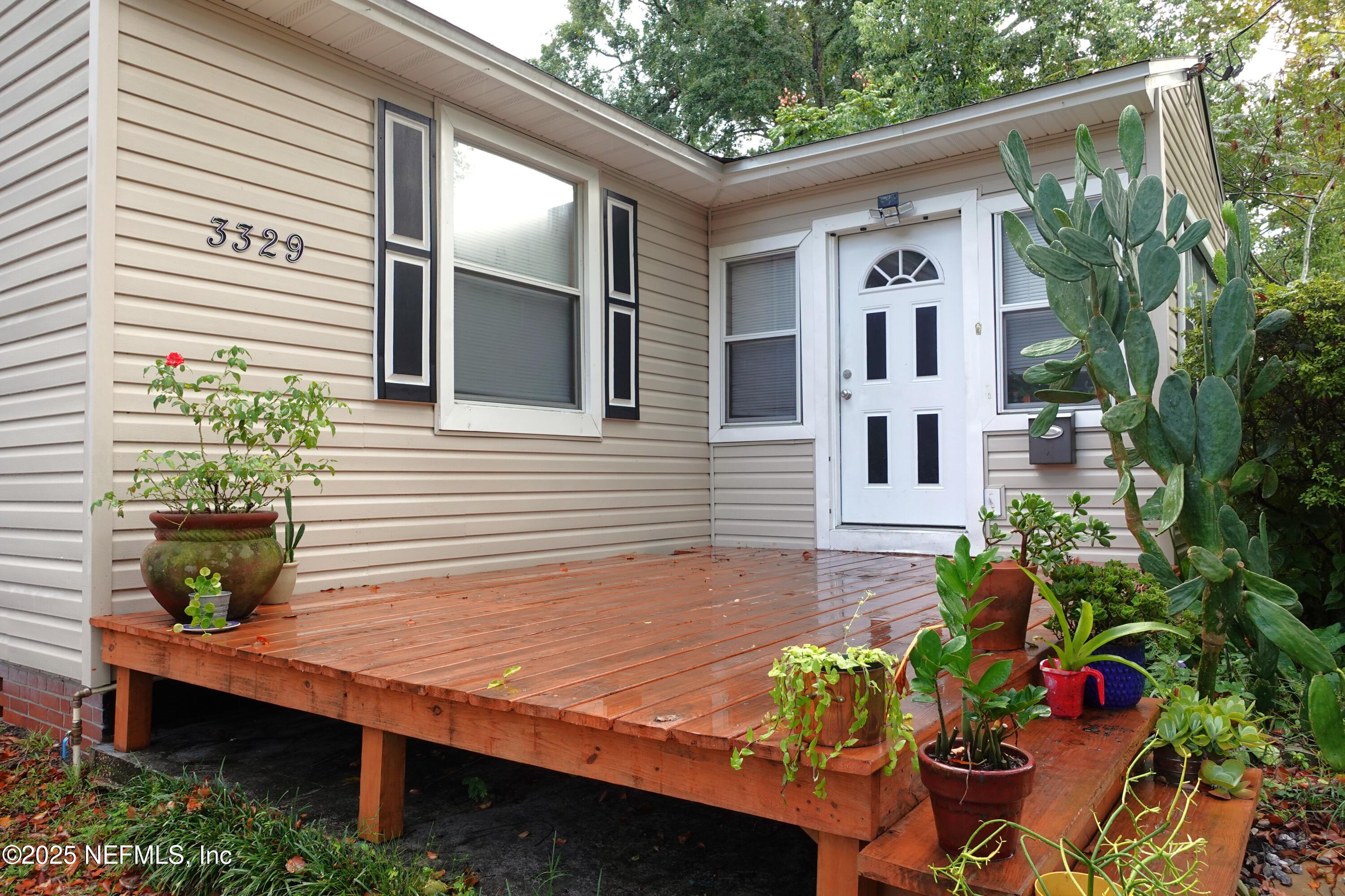 3329 DELLWOOD Avenue