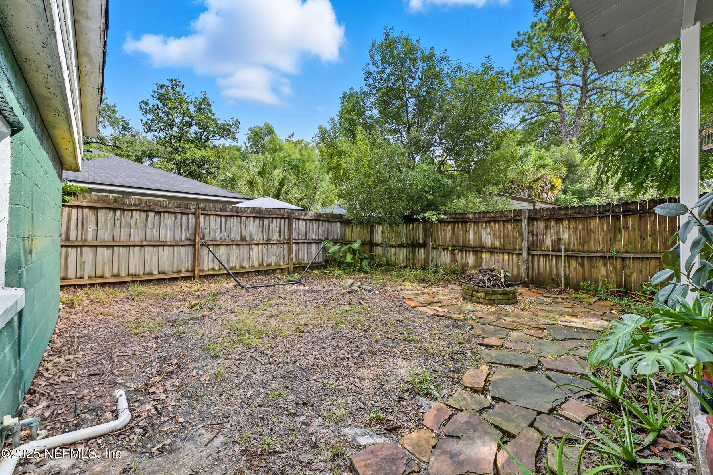 3329 DELLWOOD Avenue