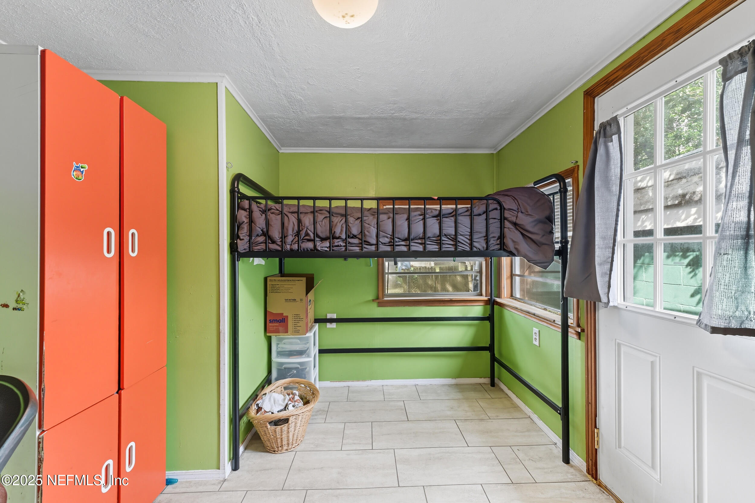 3329 DELLWOOD Avenue