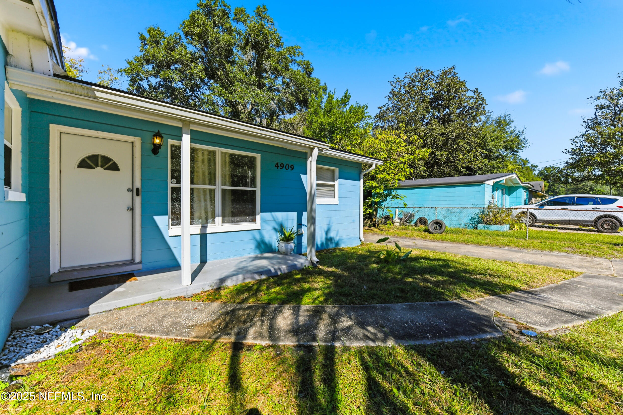 4909 FREDERICKSBURG Avenue